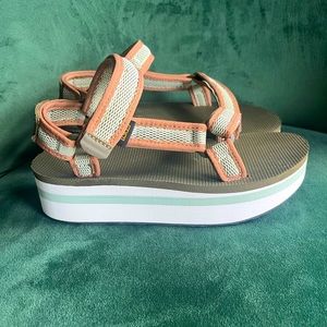 Womens sandals